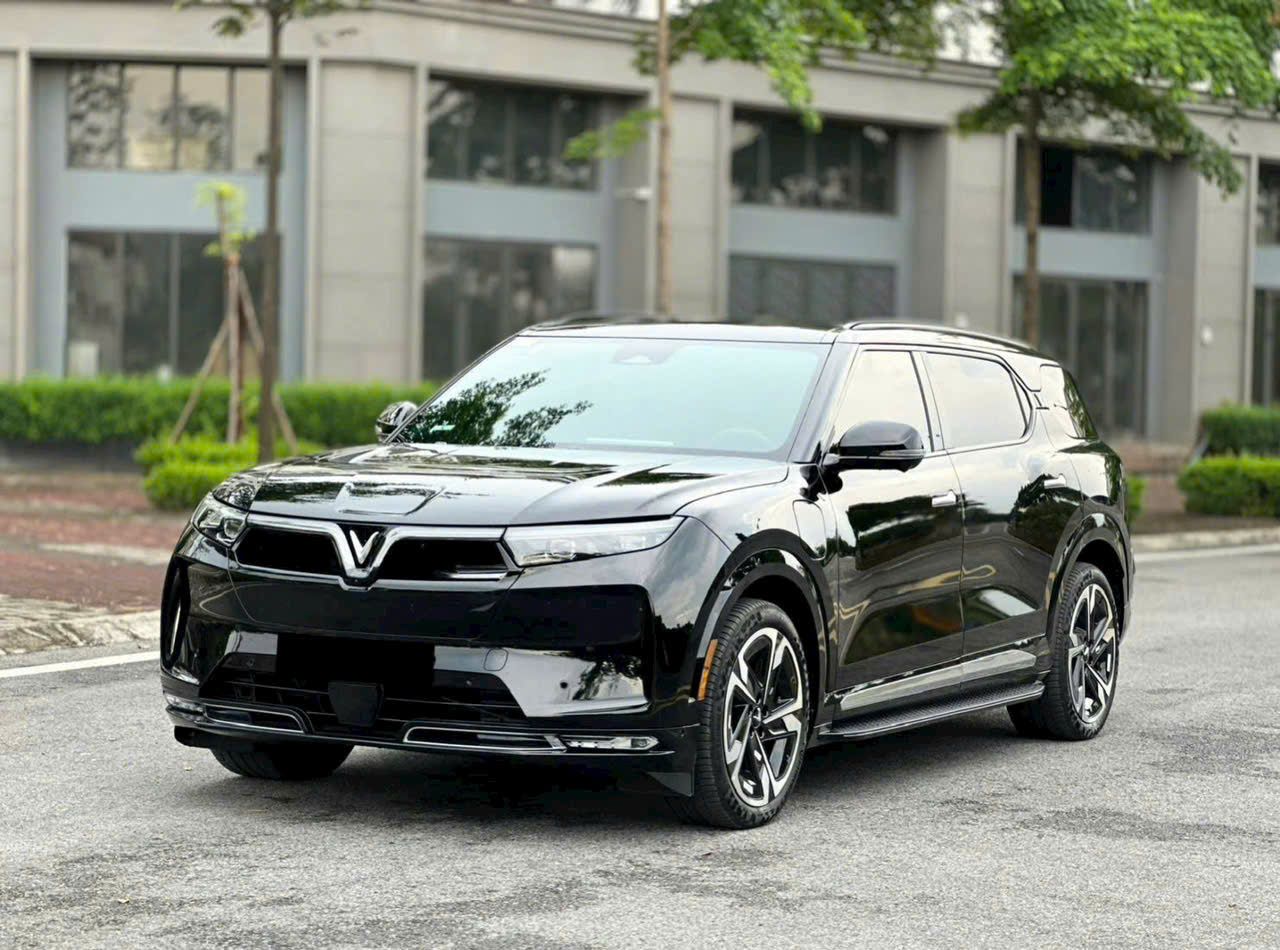 Khoang khách xe ghép Hà Nội Vĩnh Phúc của Nhà Xe Mạnh Cường, ghế da sạch sẽ